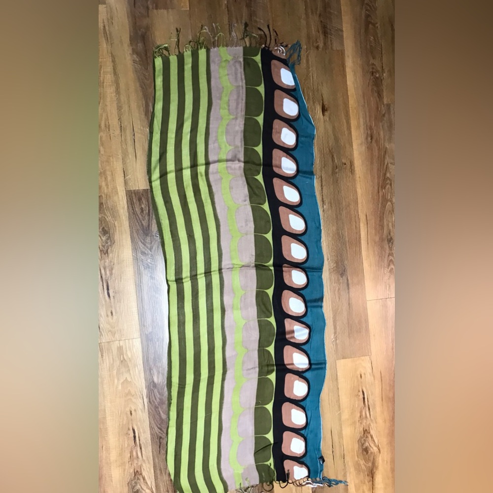 Elegant Multicolor Patterned Scarf